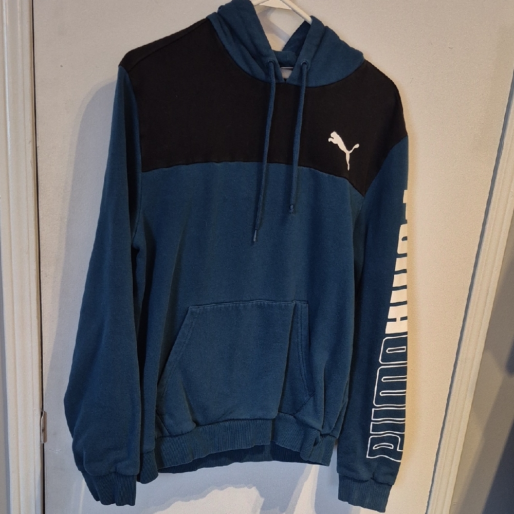 💕 2/$40 Sz S Puma Men's Teal and Black Hoodie